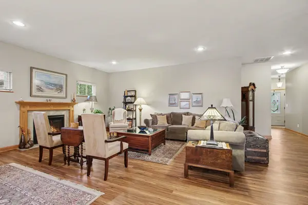 3807 Westbridge DR, Valparaiso, IN 46383
