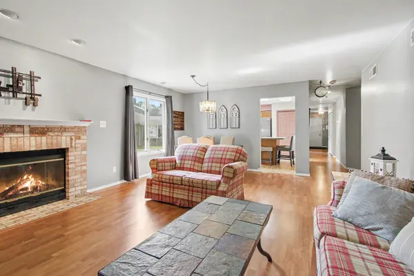 438 Deerpath W Drive, Schererville, IN 46375