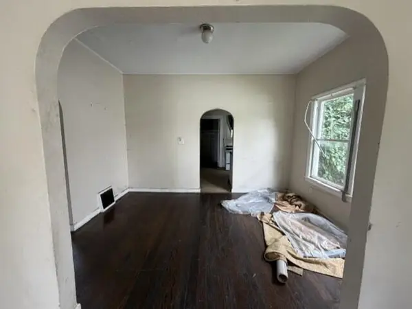 414 E Fairview Avenue, South Bend, IN 46614