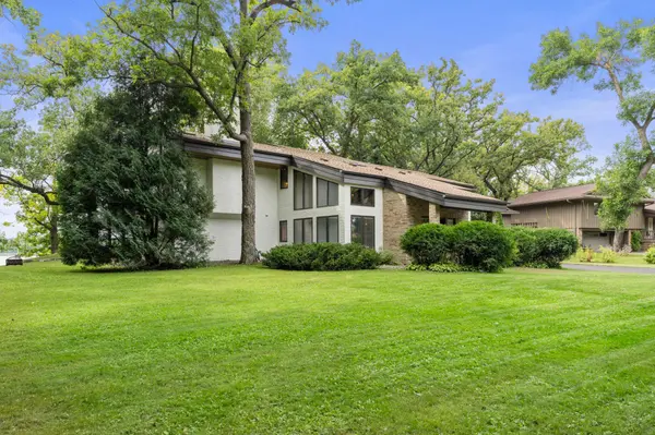5605 Evergreen LN N, Plymouth, MN 55442