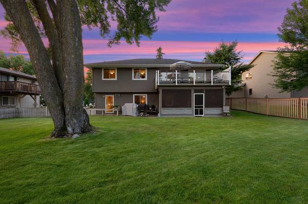 920 100th LN NE, Blaine, MN 55434