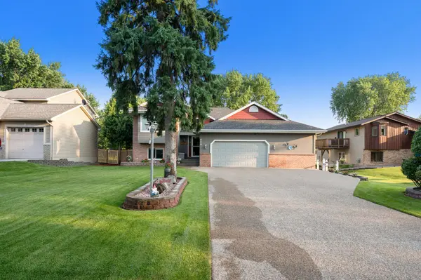920 100th LN NE, Blaine, MN 55434