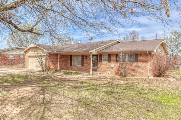 216 Brent ST, Meeker, OK 74855