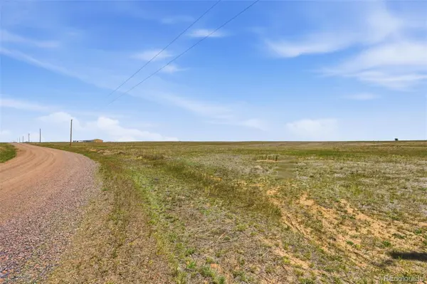 8 Timberlake CT, Byers, CO 80103
