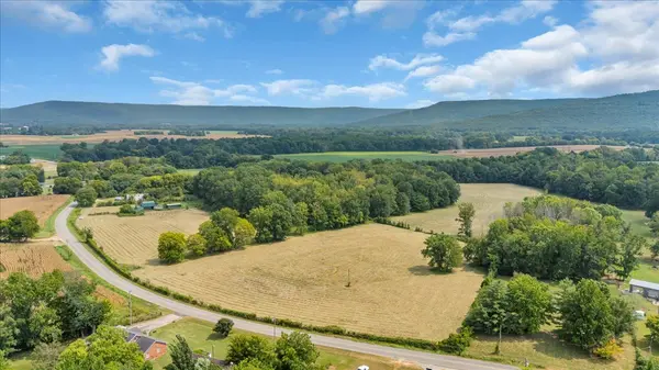8084 Old Alto Hwy, Decherd, TN 37324