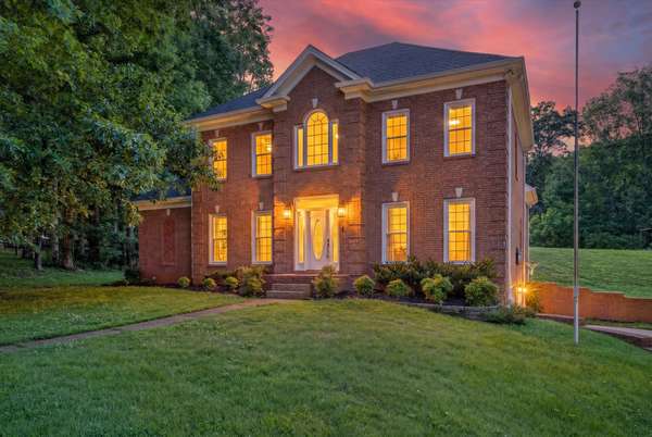 950 Ridgewood Dr, Clarksville, TN 37043