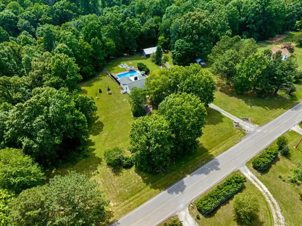 2552 Farms Cir, Woodlawn, TN 37191