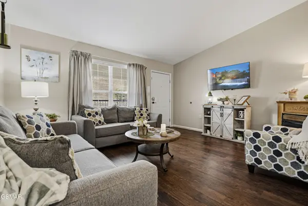 2743 Colonial Drive #APT 205, Pigeon Forge, TN 37863