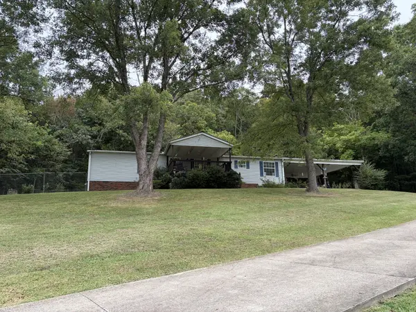 1840 Cedar Bluff Rd, Lafayette, TN 37083