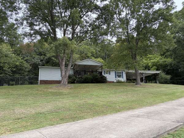 1840 Cedar Bluff Rd, Lafayette, TN 37083