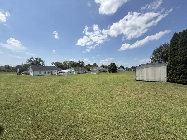 3382 Summerfield Dr, Clarksville, TN 37042