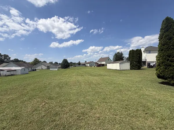 3382 Summerfield Dr, Clarksville, TN 37042