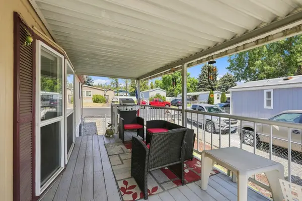 3110 E CHATTAROY #21 Rd ##21, Chattaroy, WA 99003
