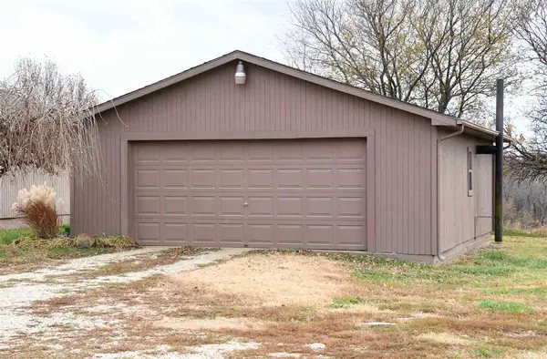 1549B Y Rd, Eureka, KS 67045