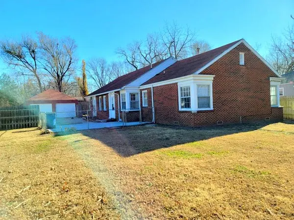 3201 E Skinner St, Wichita, KS 67218-3942