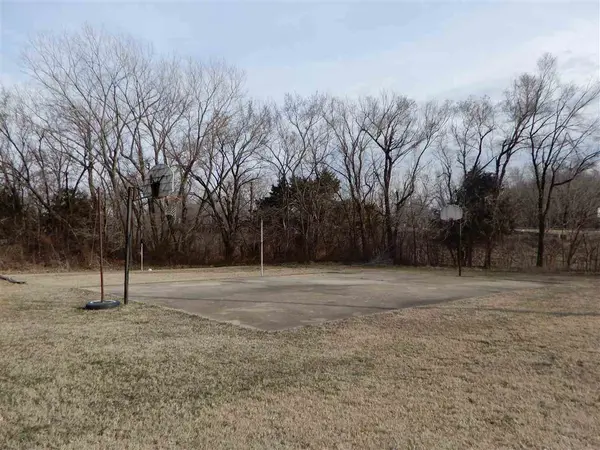 32978 61st. Road, Arkansas City, KS 67005