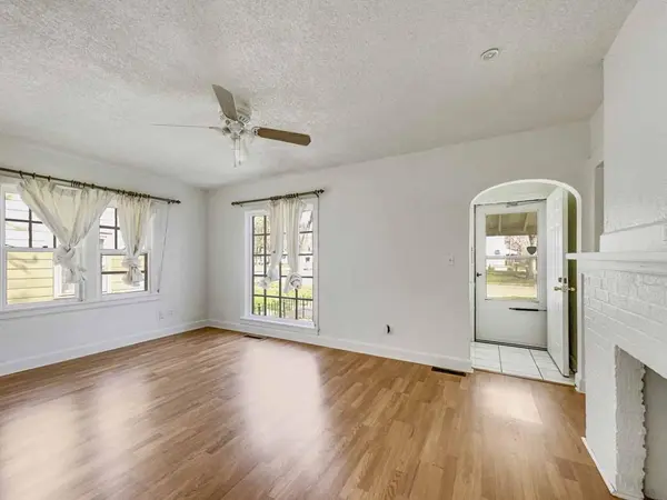 655 N Erie St, Wichita, KS 67214
