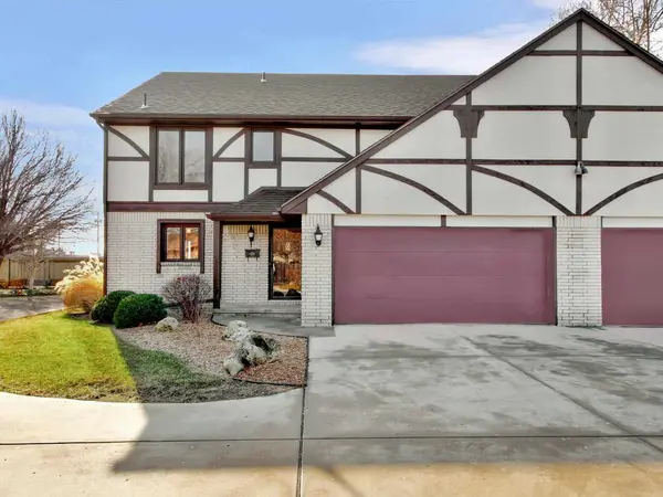 641 N Woodlawn St, Wichita, KS 67208