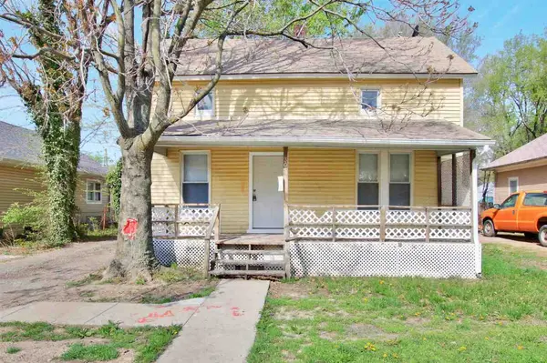 305 N Spruce St, Wichita, KS 67214