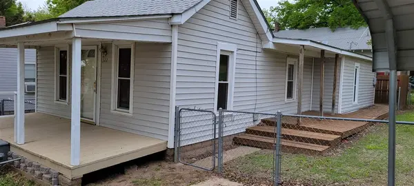 320 W Jefferson Ave, Arkansas City, KS 67005