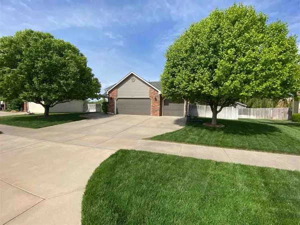 733 S Westview Cir, Andover, KS 67002