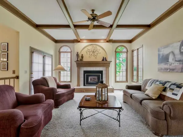 619 Glendevon Pl, Andover, KS 67002