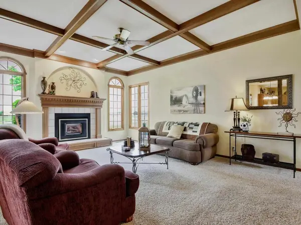 619 Glendevon Pl, Andover, KS 67002