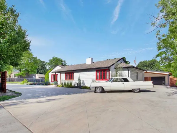 106 S RIDGEWOOD DR, Wichita, KS 67218