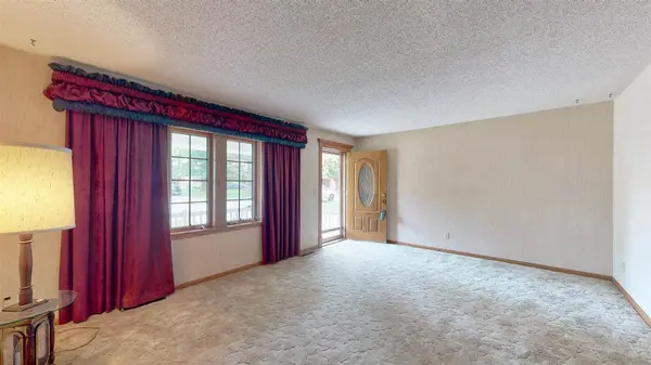 253 W Mary Ave, Garden Plain, KS 67050