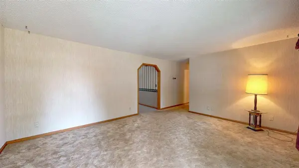253 W Mary Ave, Garden Plain, KS 67050