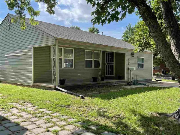 2501 S Greenwood St, Wichita, KS 67216