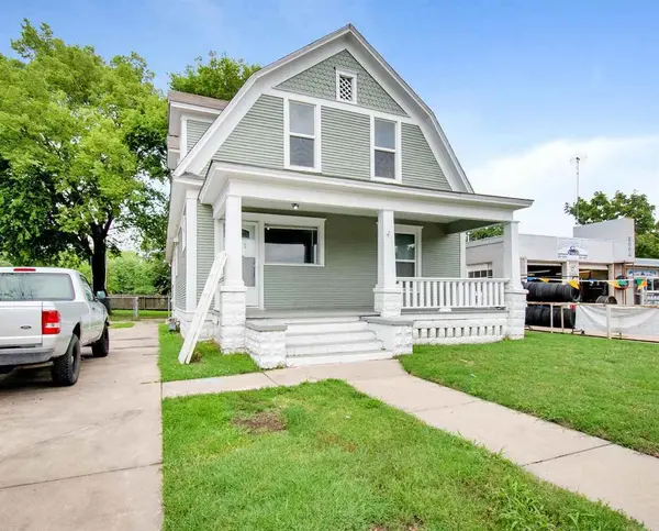 2016 W Maple St, Wichita, KS 67213