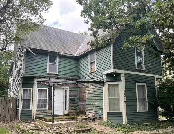 317 E 5th St, Newton, KS 67114