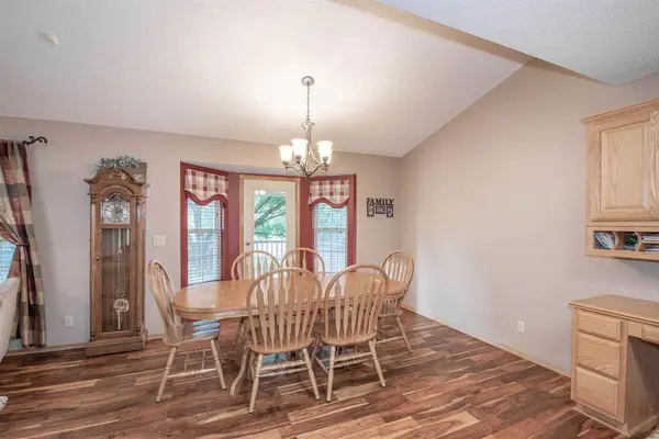 206 Chaparral Ct, Andover, KS 67002