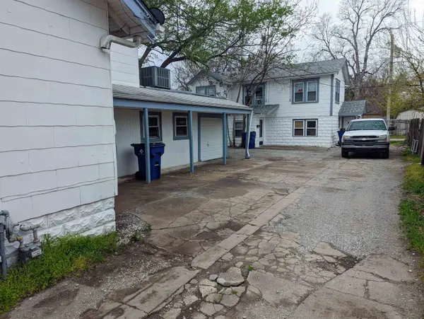 2043 S Broadway Ave, Wichita, KS 67211