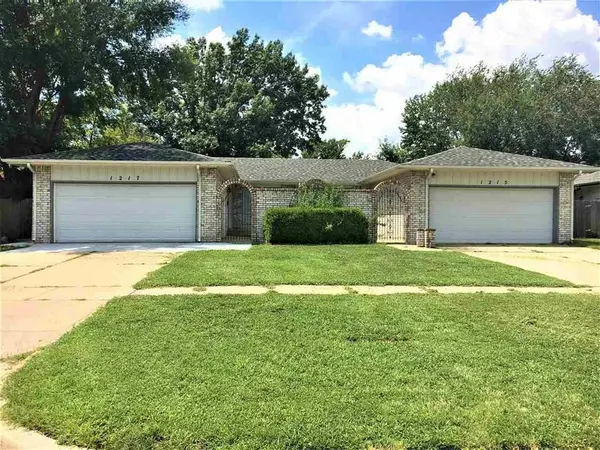 1215 S Governeour Rd, Wichita, KS 67207