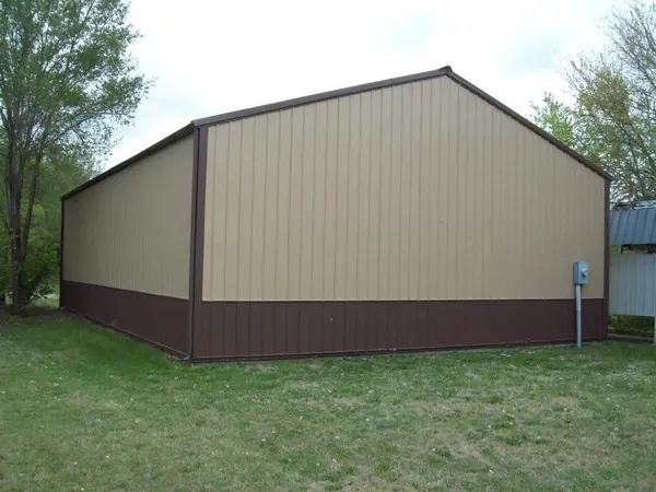 126 E Lafayette St, Andover, KS 67002