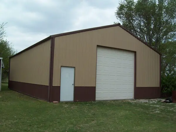 126 E Lafayette St, Andover, KS 67002