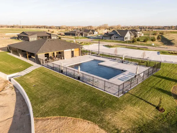 8345 Waterway Ct, Maize, KS 67101