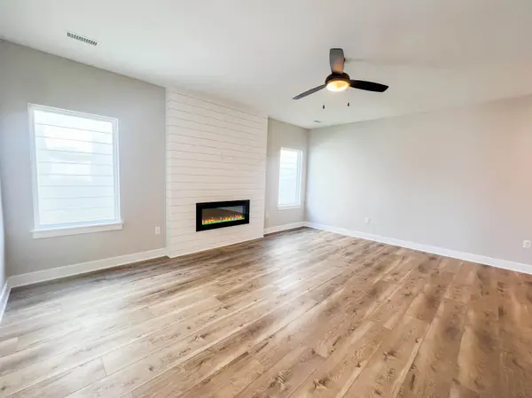 141 S Shay Rd, Andover, KS 67002