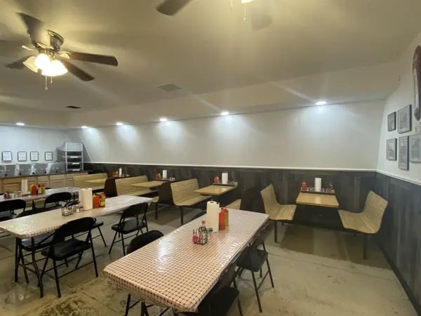 418 N Maple St, Burden, KS 67019