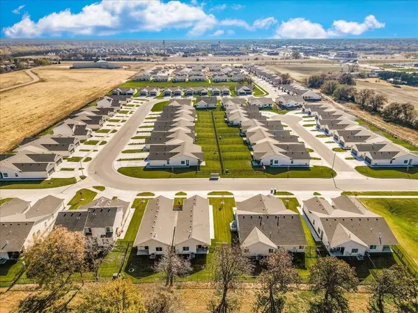 4319 N Sandplum St # 4321, Wichita, KS 67205