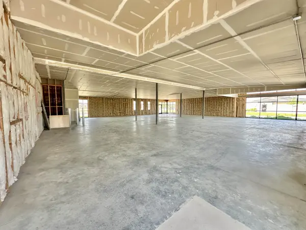 7329 W Village Cir, Wichita, KS 67205