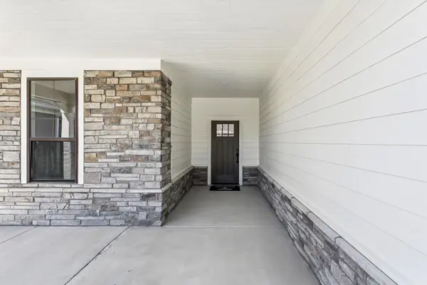 205 S Heritage Way, Andover, KS 67002