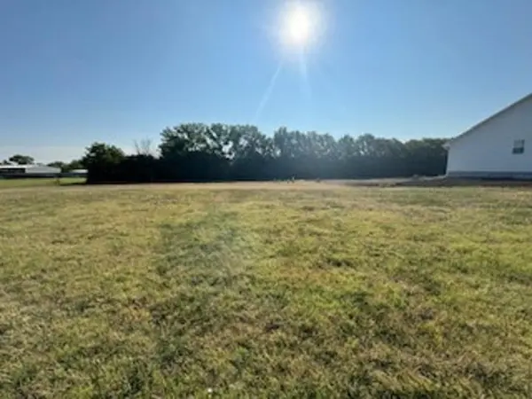 802 South Meadows Dr, Hesston, KS 67062