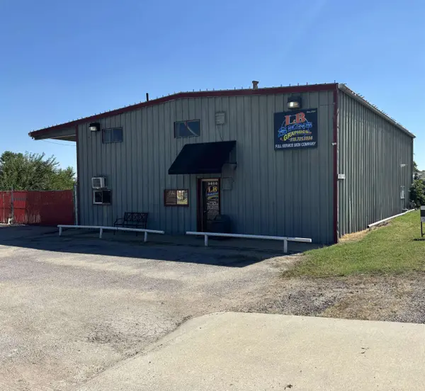 5010 N Maize Rd, Maize, KS 67101