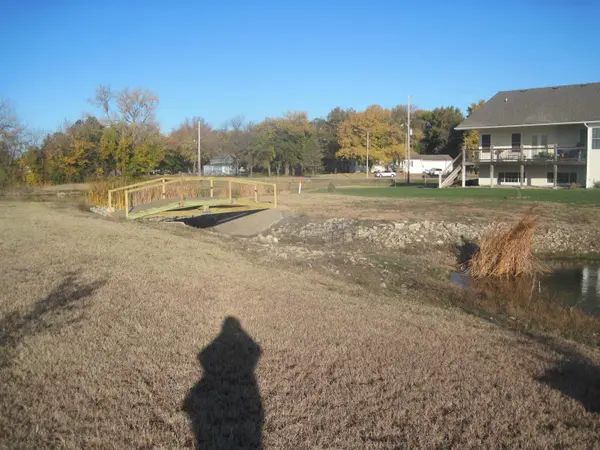 103 S Cottonwood St, Whitewater, KS 67154