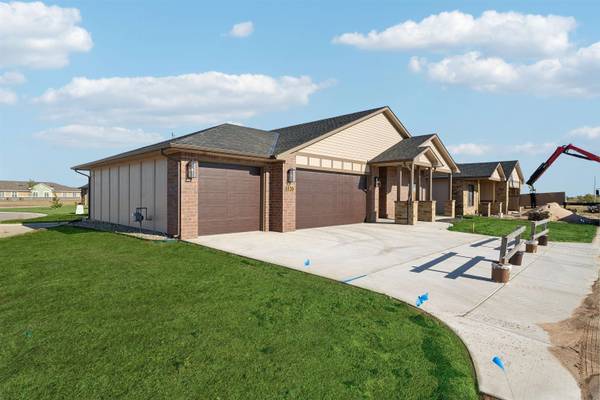 1626 S Dove Place, Goddard, KS 67052