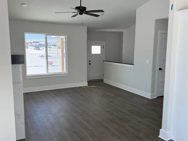5301 W 42nd St S, Wichita, KS 67215