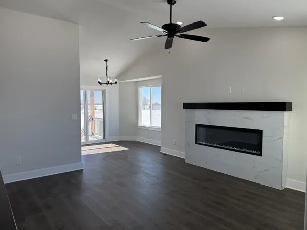 5301 W 42nd St S, Wichita, KS 67215